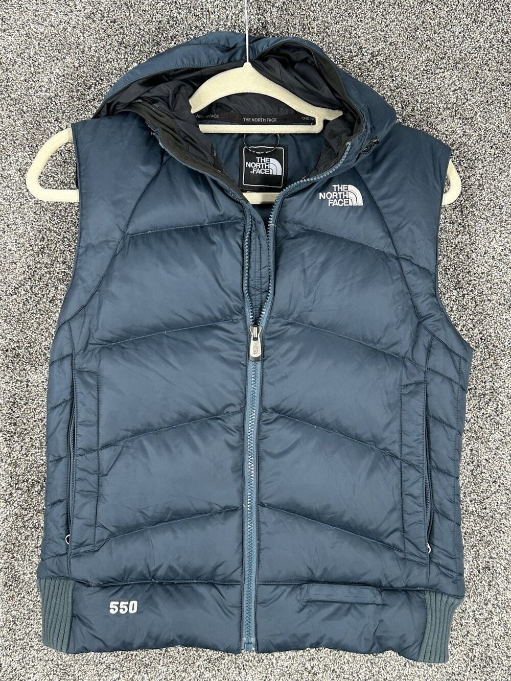 The North Face 550 Hooded Down Puffer Vest Womenโs Medium Navy Lined Gorpcore
